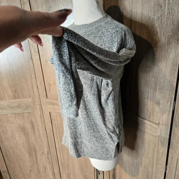 Lucky Brand women gray free fit pullover - Picture 3 of 9